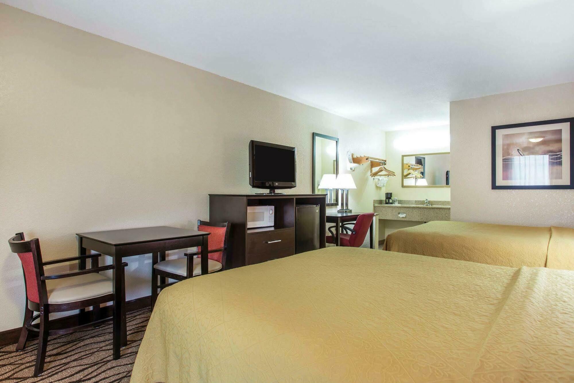 Quality Inn & Suites Lexington Exteriér fotografie