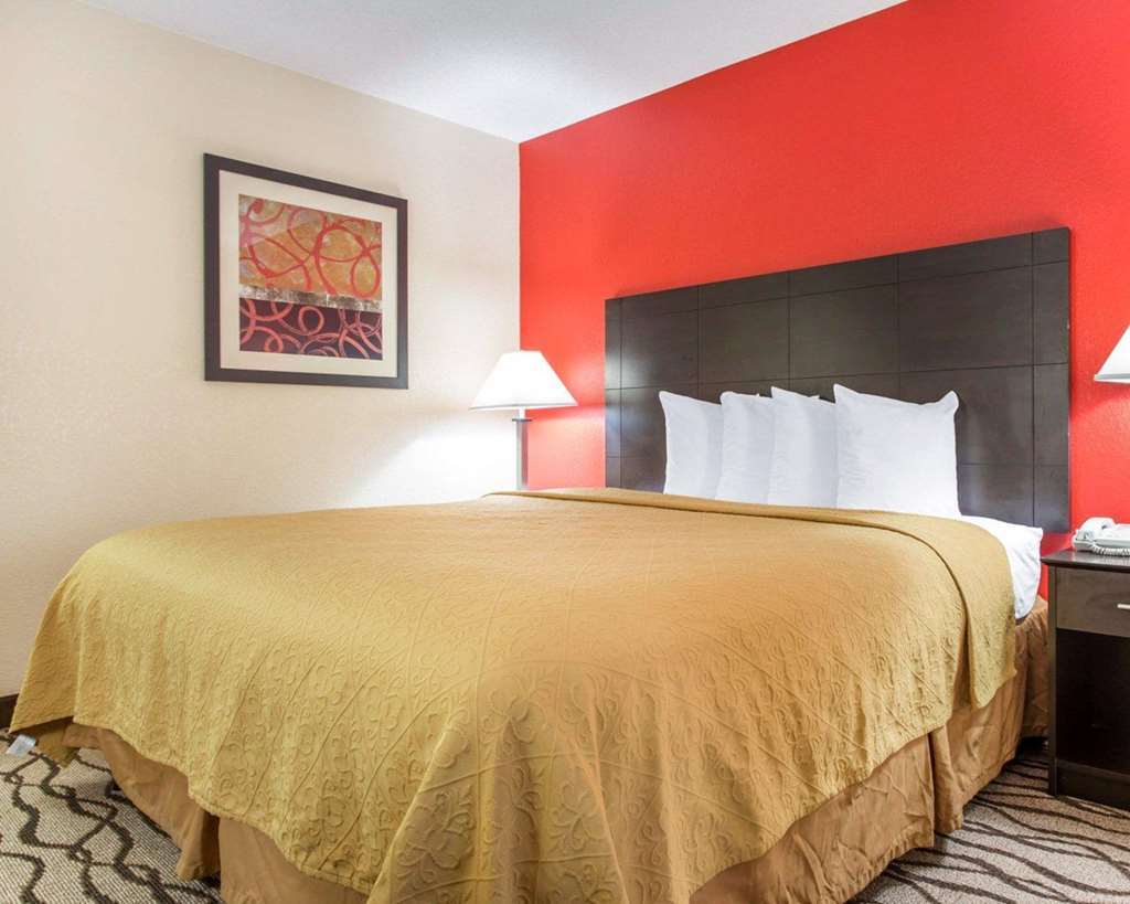 Quality Inn & Suites Lexington Pokoj fotografie